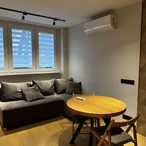  Apartament Apartament- Metro Trocka